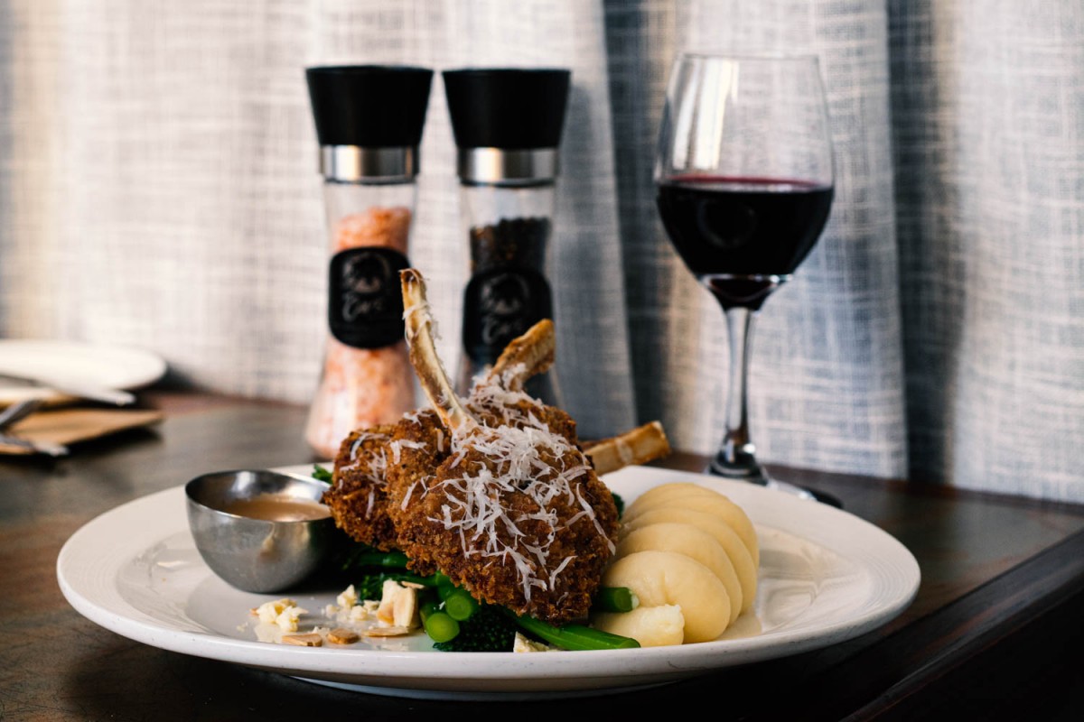 Gold Coast Steak House Restaurants Cav's Labrador